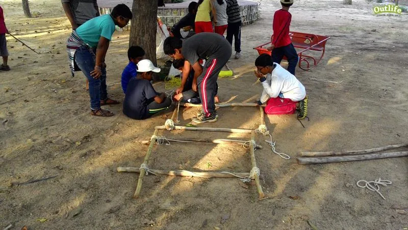 Students Outdoor Arts Camp